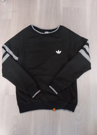 👕 Sweatshirt Adidas noir & gris – Taille M (État excellent), brand: adidas, condizioni: Ottime, taglia: M, €20.00, €21.70 include la Protezione acquisti