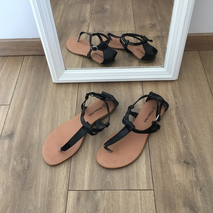 Sandales/Nu-pieds noires vernies 2