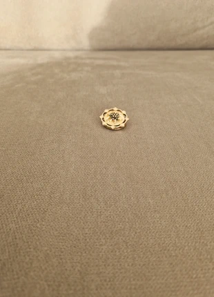 Broche dorée vintage pour foulard motif fleur, marke: sans marque, zustand: Sehr gut, 25,00 €, 26,95 € inklusive Vinted-Käuferschutz