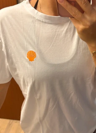 Tshirt mit symbol, brand: The neighbourgoods, condizioni: Nuovo senza cartellino, taglia: L / IT 44 / EU 40, €4.00, €4.90 include la Protezione acquisti