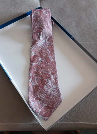 Cravatta Harper 100% seta , brand: Harper, condizioni: Ottime, €3.00, €3.85 include la Protezione acquisti