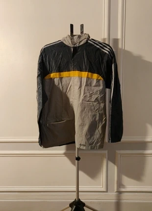 Veste imperméable Adidas en taille M, marque: adidas, état: Bon état, taille: M, 12,00 €, 13,30 € Protection acheteurs (Pro) incluse