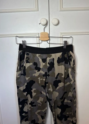 Camo Trousers, brand: River Island, condition: New without tags, size: M / 10, £9.00, £10.15 includes Buyer Protection