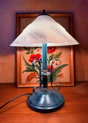 Lampe vintage 50cm métal bleu patiné verre dépoli 3 ampoules / vintage table lamp, merk: Vintage Dressing, staat: Heel goed, € 50,00, € 53,20 inclusief Kopersbescherming