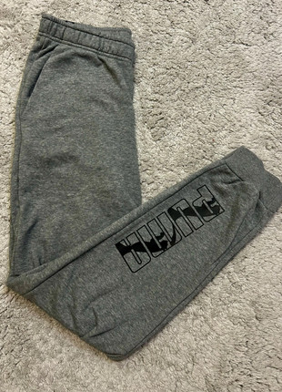 Jogging Puma gris homme/femme taille M logo noir streetwear sport, marque: Puma, état: Neuf sans étiquette, taille: M, 14,99 €, 16,44 € Protection acheteurs incluse