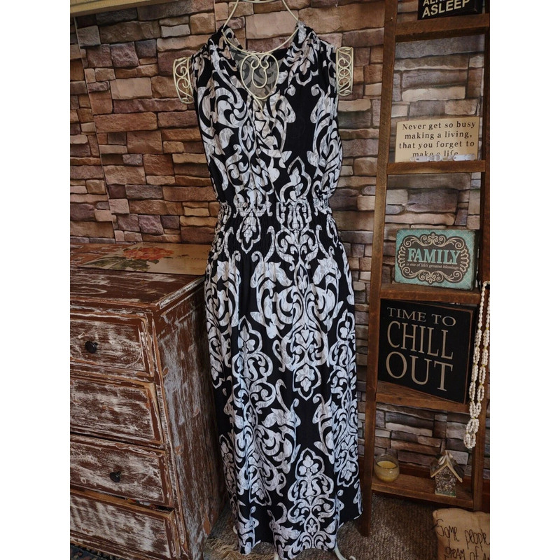NWOT Sz L Ace Fashion Women's Dress Floral Black White Sleeveless Smocked Waist 2
