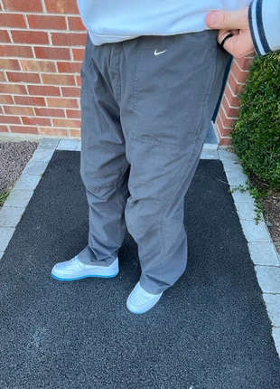 Pantalon Parachute Vintage Brodé Nike, brand: Nike, condition: Very good, size: L, €47.00, €50.05 includes Buyer Protection