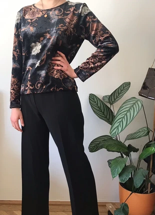 schwarzes vintage langarmshirt mit muster, marke: Vintage, zustand: Sehr gut, größe: S / 36 / 8, 5,00 €, 5,95 € inklusive Vinted-Käuferschutz