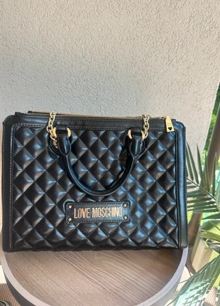 Love Moschino Black purse, marke: Moschino, zustand: Sehr gut, 80,00 €, 84,70 € inklusive Vinted-Käuferschutz