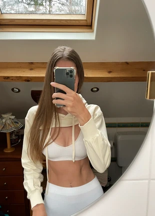 Pull cropped couleur crème, brand: Zara, condizioni: Nuovo senza cartellino, taglia: S / IT 40 / EU 36, €7.00, €8.05 include la Protezione acquisti