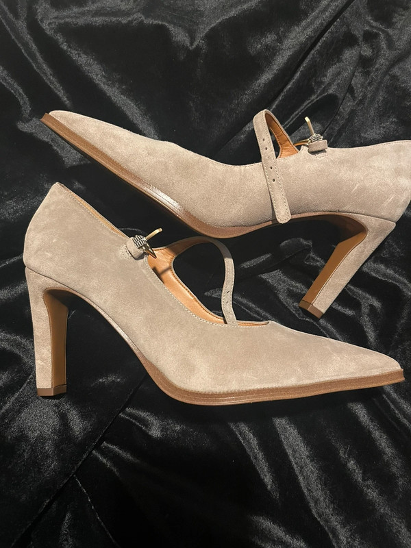 NWOT Sarto Size 7.5 Beige Suede 3.5” Heels. Athena Pointed Toe Mary Jane Pump 4