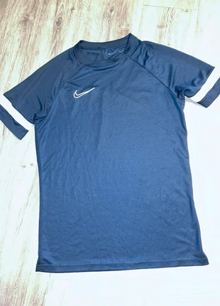 T-shirt Nike, taille M, marke: Dri-Fit, zustand: Sehr gut, größe: M, 10,00 €, 11,20 € inklusive Vinted-Käuferschutz