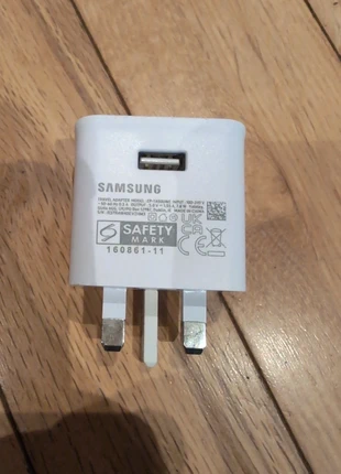 Samsung phone plug, brand: Samsung, condition: Very good, £2.00, £2.80 includes Buyer Protection