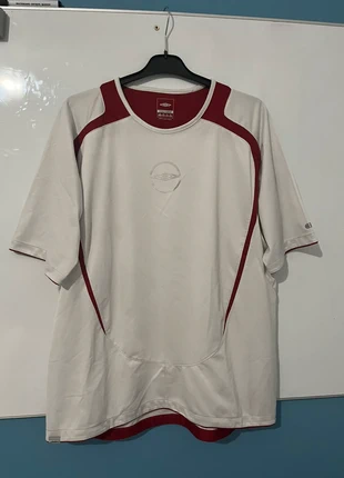 Tee shirt umbro homme, marque: Umbro, état: Bon état, taille: XXL / 44 / 16, 5,00 €, 5,95 € Protection acheteurs incluse