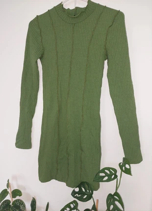 Enges kurzes Kleid - Grün Pull & Bear S, langärmlig, merk: Pull & Bear, staat: Goed, maat: S / 36 / 8, € 2,00, € 2,80 inclusief Kopersbescherming