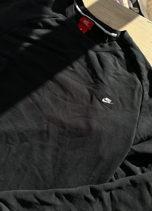 Sweater nike brodé, marque: Nike, état: Très bon état, taille: M, 10,00 €, 11,20 € Protection acheteurs incluse