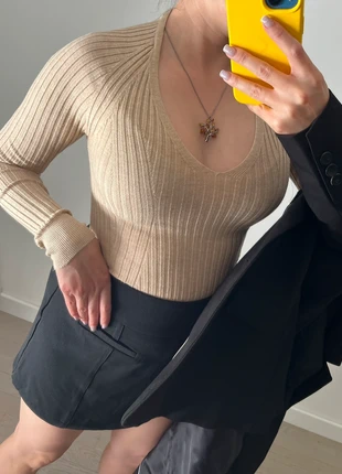 Pull beige moulant décolleté – Mango – taille XS/S (34), marque: Mango, état: Neuf sans étiquette, taille: XS / 34 / 6, 4,50 €, 5,43 € Protection acheteurs incluse