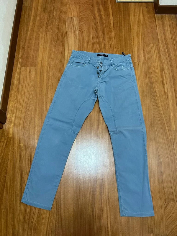 Pantaloni uomo Siviglia taglia 34 | Vinted