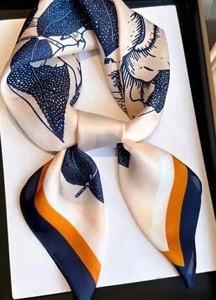 Sjaaltje, merk: geen merk, staat: Nieuw zonder prijskaartje, € 9,95, € 11,15 inclusief Kopersbescherming Pro