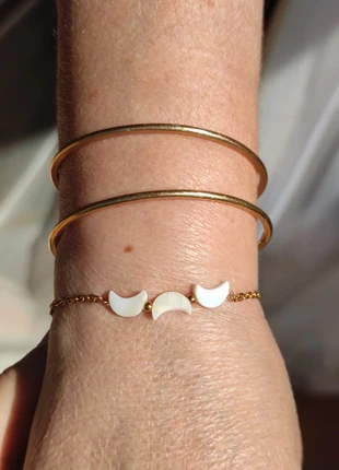 Bracelet à chaîne fine et 3 lunes blanches nacrées - Acier inoxydable, marke: Lune, zustand: Sehr gut, 9,00 €, 10,15 € beinhaltet Vinted-Käuferschutz Pro