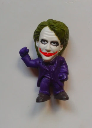 Figurine joker dark knight Nestlé , marca: Nestlé, estado: Muito bom, tamanho: Tamanho único, €2.00, €2.80 inclui Proteção do Comprador