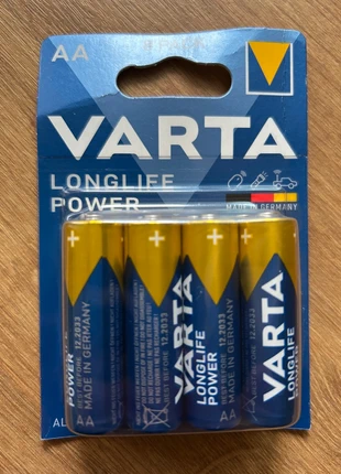 8 piles Barta neuves dans leur emballage, brand: VARTA, condizioni: Nuovo con cartellino, €6.00, €7.00 include la Protezione acquisti