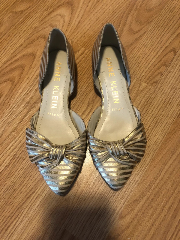 Women’s New Gold Slip On Shoes Size 6 2