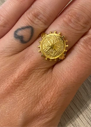 Bague ajustable doré médaille étoile du nord acier inoxydable, brand: Boutique Parisienne, condizioni: Ottime, taglia: Regolabile, €8.00, €9.10 include la Protezione acquisti Pro