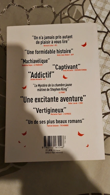 Livre la vie est un roman - photo numéro 2