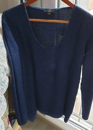 Pull bleu scintillant col v, marke: Maison 123, zustand: Sehr gut, größe: M / 38 / 10, 20,00 €, 21,70 € inklusive Vinted-Käuferschutz