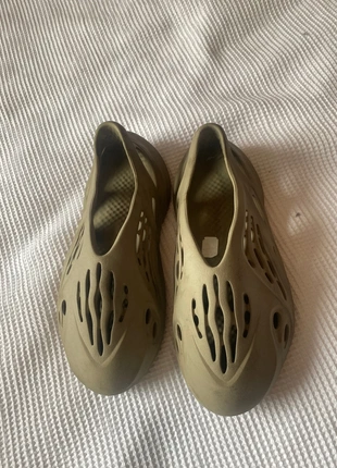 Yeezy Foamrnnr, marque: Yeezy, état: Très bon état, taille: 46, 150,00 €, 158,20 € Protection acheteurs incluse