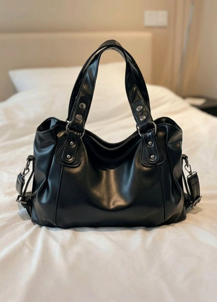 Sac à main noir élégant - Grand format, marque: Tendance, état: Très bon état, 30,00 €, 32,20 € Protection acheteurs incluse