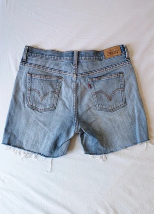 Short jean coupé boot cut Levi's 515 bleu délavé taille 40 / W31, marke: Levi's, zustand: Sehr gut, größe: L / 40 / 12, 12,00 €, 13,30 € inklusive Vinted-Käuferschutz