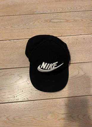 Cappellino Nike , marke: Nike, zustand: Sehr gut, größe: Einheitsgröße, 8,00 €, 9,10 € inklusive Vinted-Käuferschutz