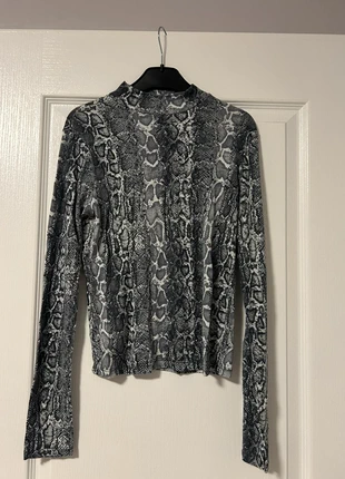 Sous pull python, marke: Tally Weijl, zustand: Sehr gut, größe: XS / 34 / 6, 3,00 €, 3,85 € inklusive Vinted-Käuferschutz