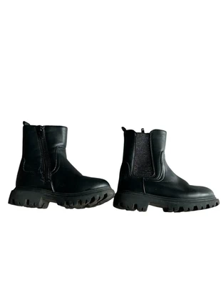 Bottine en similicuir kiabi, marca: Kiabi, estado: Satisfatório, tamanho: 25, €2.00, €2.80 inclui Proteção do Comprador