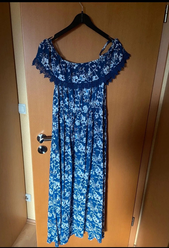Damenkleid blau weiß gemustert Größe 42 von Ernstings Family/Gina