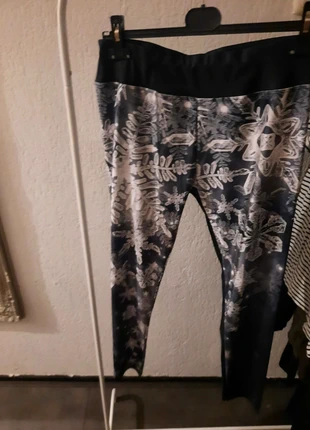 Sport legging xl, marque: onbekend, état: Très bon état, taille: XL / 42 / 14, 2,50 €, 3,33 € Protection acheteurs incluse