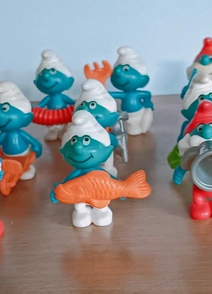 Dit zijn smurfen suprise ei fieguren , merk: suprise ei, staat: Heel goed, maat: Universeel, € 10,00, € 11,20 inclusief Kopersbescherming