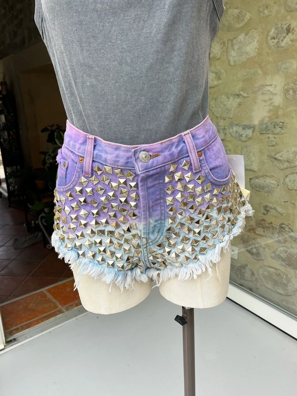 Runwaydreamz - Short taille haute festival tie dye violet et bleu à clous stud grunge tumblr - photo numéro 2