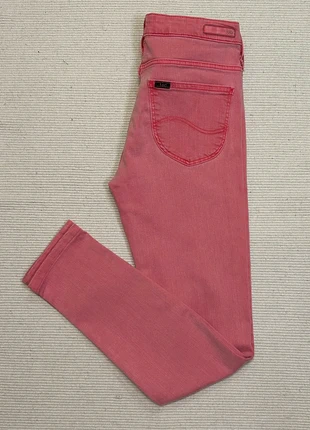Jean slim rose Lee Scarlett W28 L33 🌸 Coupe ajustée féminine, marke: Lee, zustand: Sehr gut, größe: M / 38 / 10, 19,99 €, 21,69 € inklusive Vinted-Käuferschutz