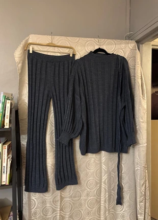 Ensemble femme, staat: Goed, maat: Universele maat, € 12,00, € 13,30 inclusief Kopersbescherming