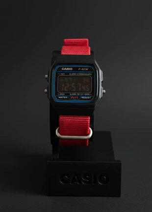 Casio F91 Mod GDR Black Custom Nuovo Vintage #010 Rosso Originale, marque: CASIO, état: Neuf avec étiquette, taille: Taille unique, 55,00 €, 58,45 € Protection acheteurs incluse