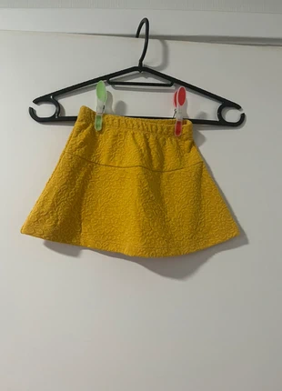 Geel meisjes rokje, marca: Bel&Bo, estado: Muito bom, tamanho: 18-24 meses / 86 cm, €1.00, €1.75 inclui Proteção do Comprador