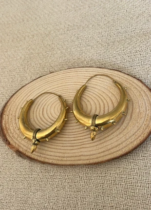 Brass earrings (big), marque: India, état: Neuf sans étiquette, 15,00 €, 16,45 € Protection acheteurs incluse