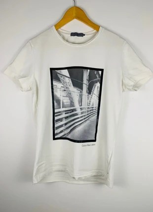 T-shirt Calvin Klein Jeans taille S homme blanc a motif, marca: Calvin Klein, estado: Muito bom, tamanho: S, €4.00, €4.90 inclui Proteção do Comprador
