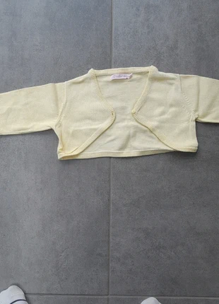 Bolero jaune, marke: Gémo, zustand: Sehr gut, größe: 18–24 Monate / 86, 3,50 €, 4,38 € inklusive Vinted-Käuferschutz