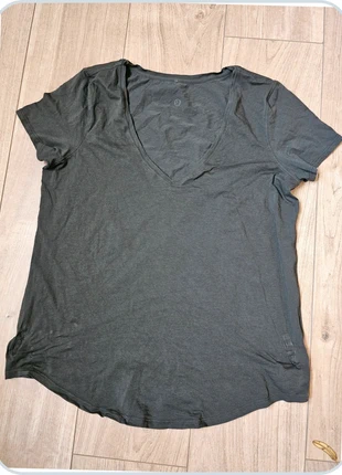T-shirt de sport col V lululemon kaki taille L, marque: Lululemon, état: Très bon état, taille: L / 40 / 12, 24,90 €, 26,85 € Protection acheteurs (Pro) incluse