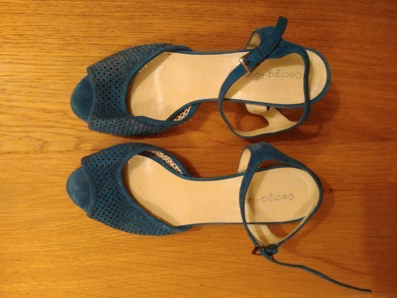 Sandales bleues à talon taille 40 2