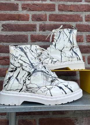 Dr. Martens 1460 Pascal Marble (41), marque: Dr. Martens, état: Très bon état, taille: 41, 90,00 €, 95,20 € Protection acheteurs (Pro) incluse